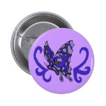 Bouton pourpre-bleu tribal de papillon badge avec épingle