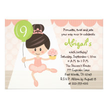 Brune d'anniversaire de ballerine de petit gâteau cartons d'invitation personnalisés