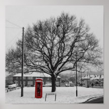 Cabine téléphonique dans la neige posters