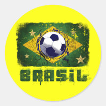 Cadeaux grunges de drapeau du football du Brésil Autocollant Rond