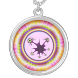 Cadre en collier de rouge orange et de jaune