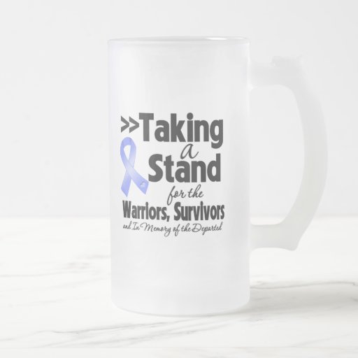 Cancer de l'estomac prenant un hommage de support tasses