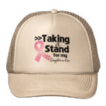 Cancer du sein prenant un support pour ma belle-fi casquette