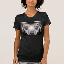 Canon branchent sur table d'écoute t-shirt
