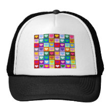 Carrés multicolores de coeur casquette