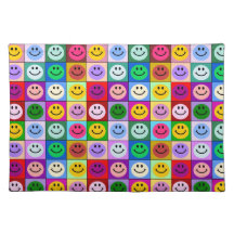 Carrés souriants de visage d'arc-en-ciel sets de table