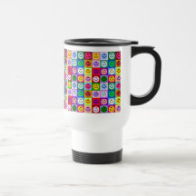 Carrés souriants de visage d'arc-en-ciel tasse à café
