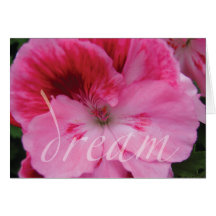 Carte de voeux rose rêveuse de fleur de géranium