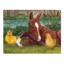 Carte postale mignonne de poussin et de poulain de