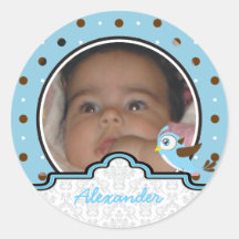 C'est un faire-part de photo de polkadot de naissa autocollant