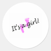 C'est une fille (les pieds roses) autocollant rond