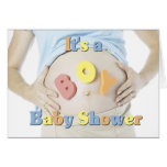 C'est une invitation de baby shower de garçon carte de vœux