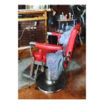 Chaise de coiffeur rouge faire-parts