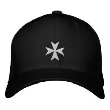 Chapeau brodé blanc de croix maltaise