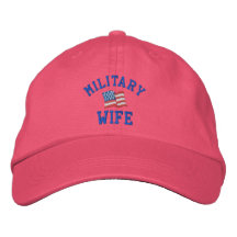 Chapeau brodé par épouse militaire