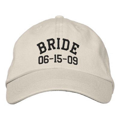 Chapeau brodé par jeune mariée personnalisé