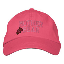 Chapeau brodé par ours de mère