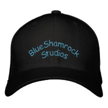 Chapeau brodé : Studios de BlueShamrock