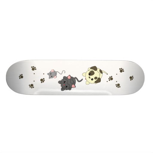 Chat de chien, souris planche à roulette