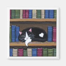 Chat de smoking dormant sur l'aimant d'art de chat