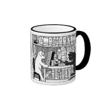 Chat et chien dans la bibliothèque tasse à café