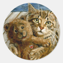 Chat étreignant l'autocollant bourré de jouet