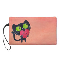 Chat romantique étreignant le coeur mignon rouge dragonne
