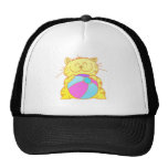 Chaton mignon casquette