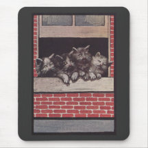 Chats dans le cru de fenêtre tapis de souris