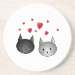 Chats noirs et gris mignons, avec des coeurs dessous de verre