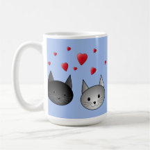 Chats noirs et gris mignons, avec des coeurs tasse à café