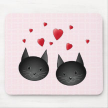 Chats noirs mignons avec des coeurs, sur pâle - ro tapis de souris