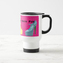 Chaussures bleues et jaunes de talon haut mug à café