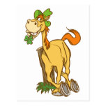 Cheval chanceux de bande dessinée sur la carte pos cartes postales