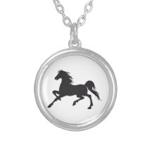 Cheval noir pendentif