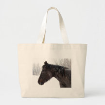 Cheval noir solitaire dans la neige sacs en toile