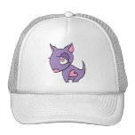 Chien pourpre avec le coeur casquette