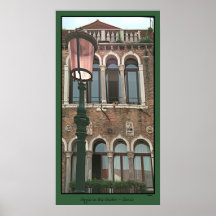 Chienchien dans la fenêtre - Venise Affiche