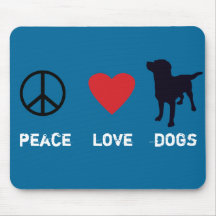 Chiens d'amour de paix tapis de souris