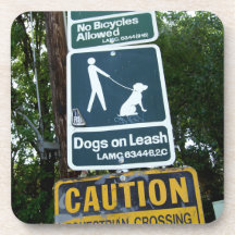 Chiens sur la laisse sous-bock