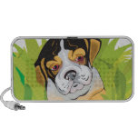 chiot mignon de beagle mini haut-parleurs