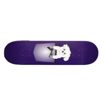 Chiot mignon de poche plateau de planche à roulettes