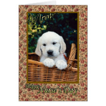 Chiot mignon du jour de l'infirmière de maman peti carte de vœux