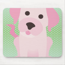 Chiot rose sur le vert en bon état tapis de souris