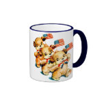 Chiots vintages avec la tasse de drapeaux