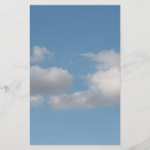 Ciel avec des nuages prospectus en couleur