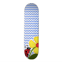 Coccinelle et fleur ; Motif bleu de Chevron Skateboards