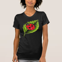 Coccinelle sur une feuille t-shirt