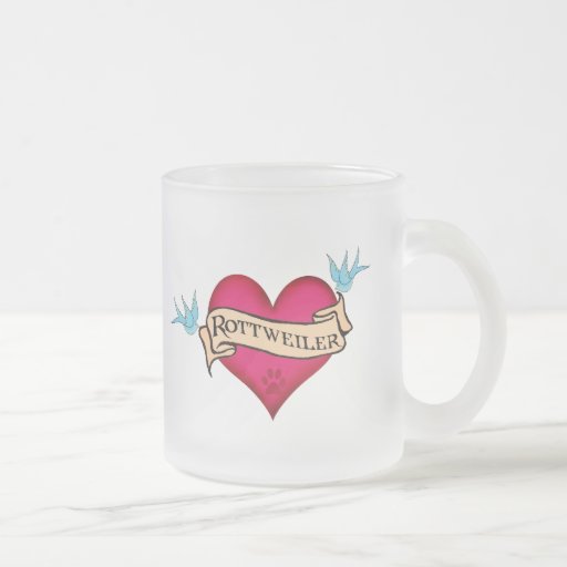 Coeur de tatouage de rottweiler mug à café