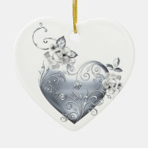 Coeur en filigrane argenté et roses blancs ornements de noël